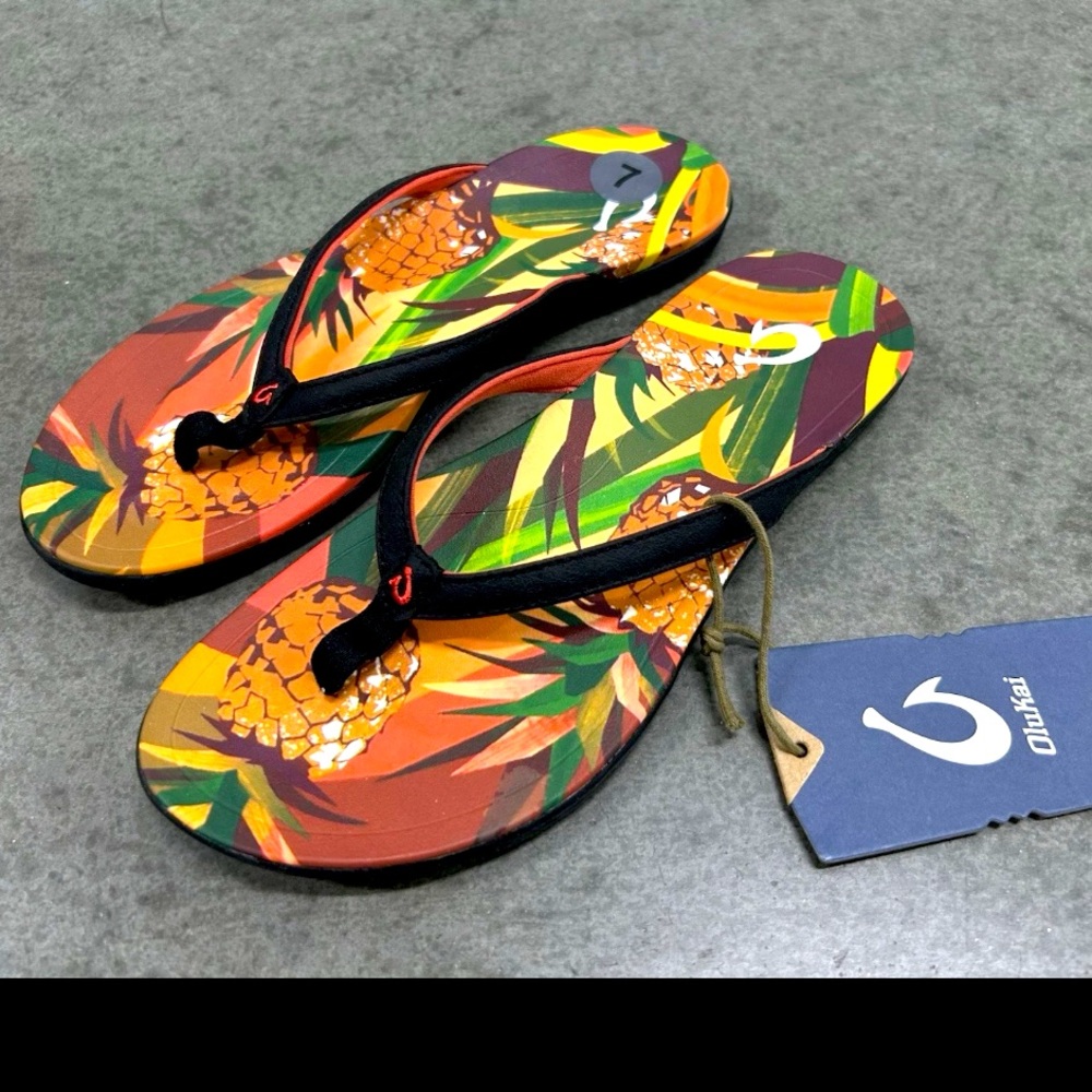 NEW Olukai Women Ho’opio Hau Flip Flop Sandals - Black / Pineapple